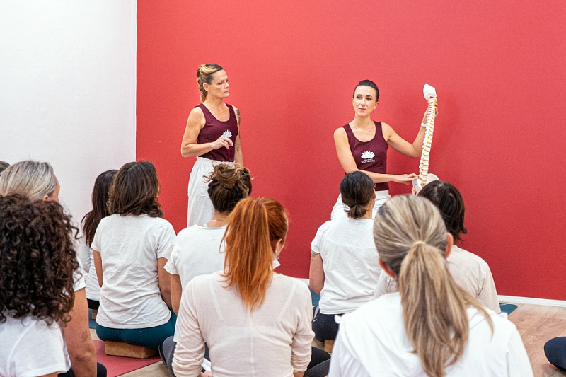 Formazione per insegnanti di yoga Milano