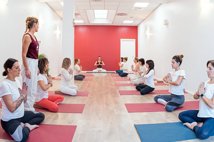 Formazione per insegnanti di yoga a Milano, Italia